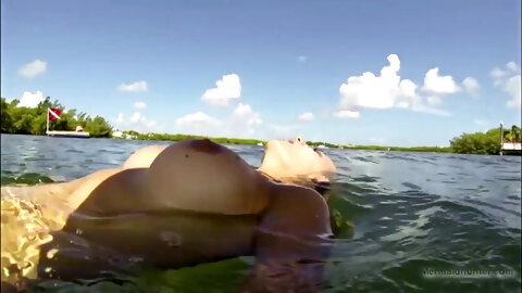 Nikki Freediving Underwater 2